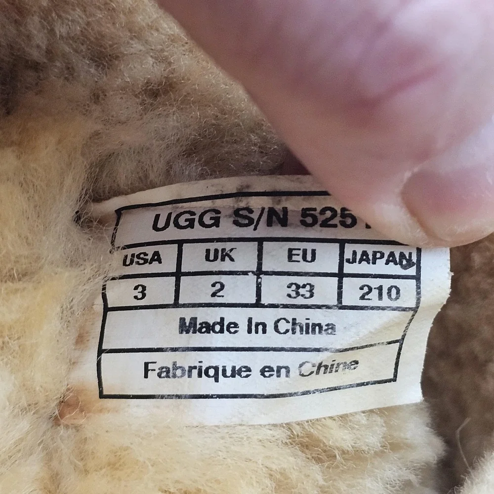 UGG Australia Boots KIDS Size 3 Brown Classic Short Shearling Suede Winter 5251
